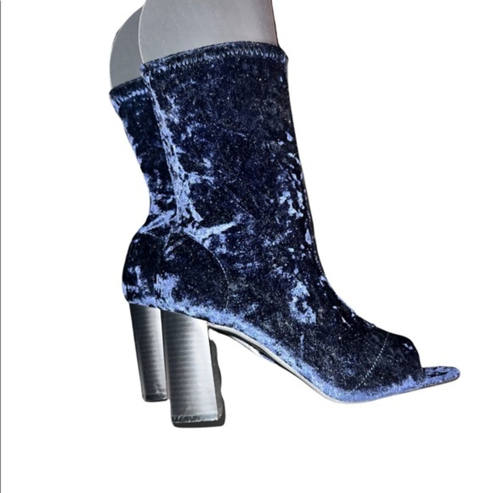 Forever 21 crushed velvet blue open toe boots size 7
